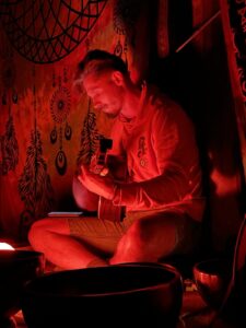 Celodnevni zvočni dogodek v naravi — sprostitev in meditacija z zvokom